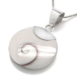 Кулон с круглой раковиной SHIVA