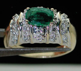 Винтажное кольцо с изумрудом и бриллиантами Золото