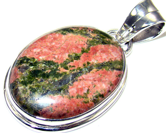 Эффектный унакит