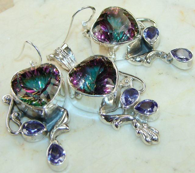 Комплект с мистик-топазами