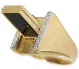 Перстень-трансформер с бриллиантами и ониксом Золото