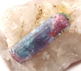Кристалл арбузного турмалина в кварце 