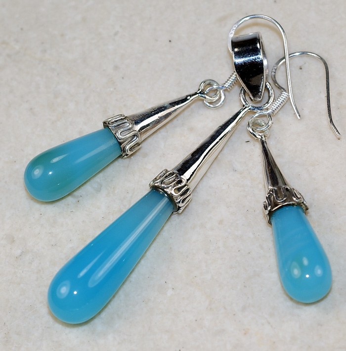 Комплект с небесно-голубыми агатами