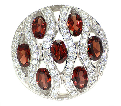 Эффектное кольцо с гранатами