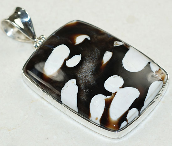 Крупный кулон с "ореховой" яшмой