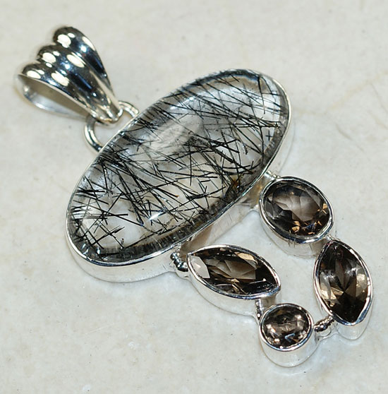 Кулон с кварцем-волосатиком