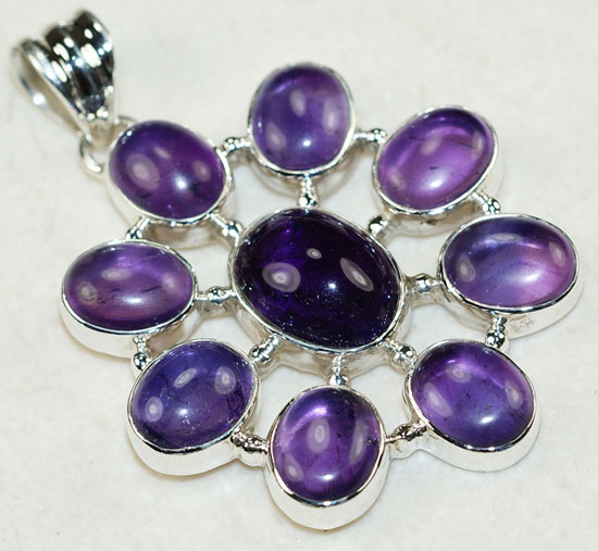 Кулон со сливовыми аметистами