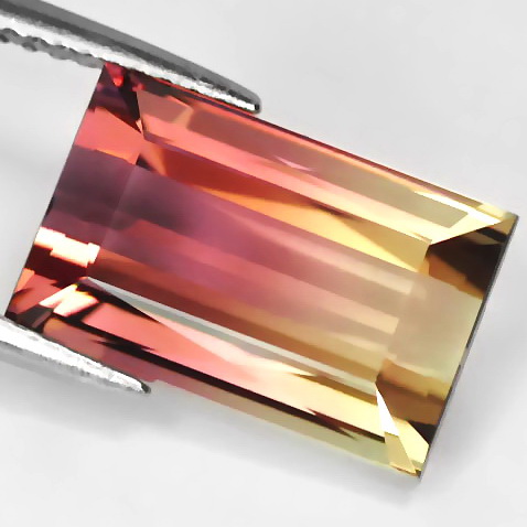 Красивый полихромный турмалин 6,39 карат