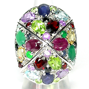 Роскошное кольцо с самоцветами