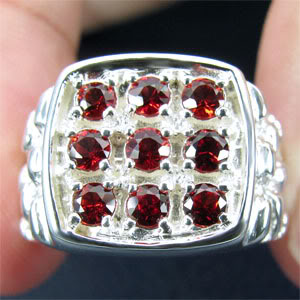 Перстень с лабораторными сапфирами