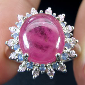 Кольцо с крупным кабошоном розового сапфира