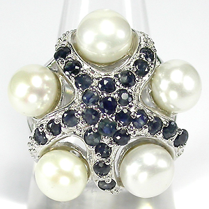 Кольцо с жемчугом и насыщенно-синими сапфирами