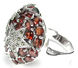 Кольцо "Звездопад" с ярко-красными гранатами Серебро 925
