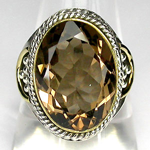 Стильное кольцо с дымчатым топазом