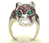 Кольцо "Снежный Барс" с сапфирами и изумрудами Серебро 925