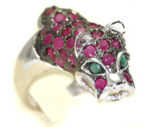 Кольцо "Снежный Барс" с сапфирами и изумрудами Серебро 925