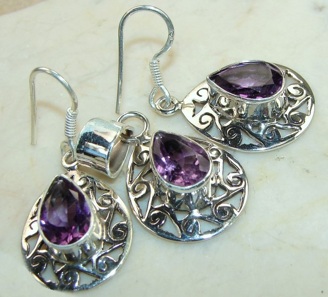 Ажурный комплект с аметистами