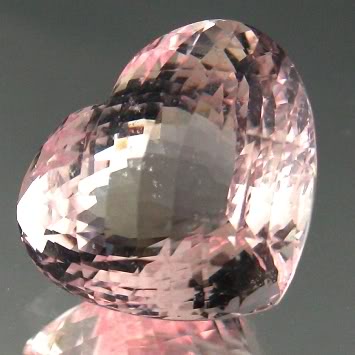 Крупный морганит 17,88 карат