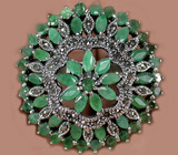 Крупное кольцо с изумрудами