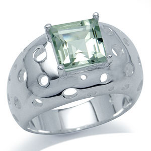 Колцо из коллекции "Ireland" с зеленым аметистом