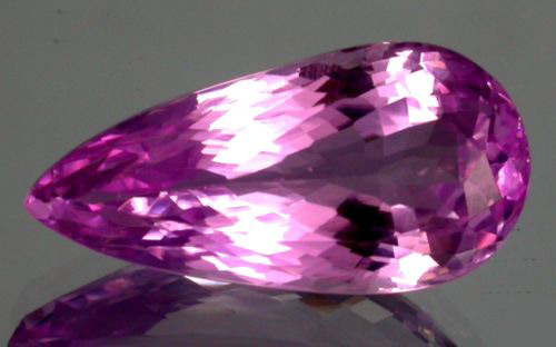 Роскошный насыщенно-розовый кунцит 35,5 карат