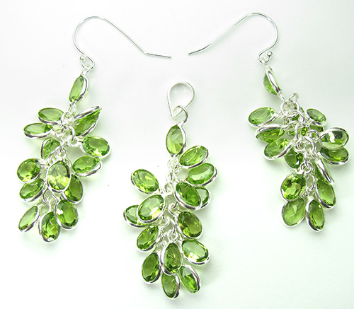 Комплект с гроздьями ярких перидотов