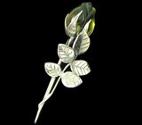 Брошь «Роза» с нежно-зеленым янтарем Серебро 925