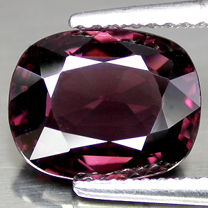 Вишневая шпинель 3,33 карат