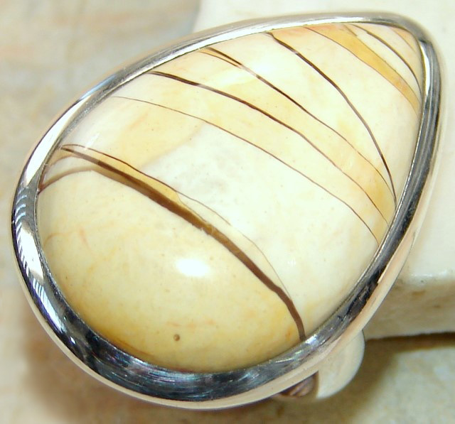 Кольцо с матричным опалом