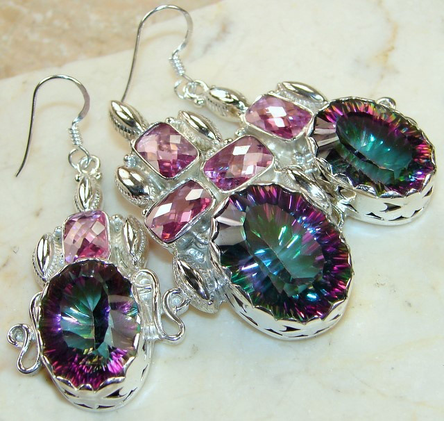 Комплект с мистик-топазами