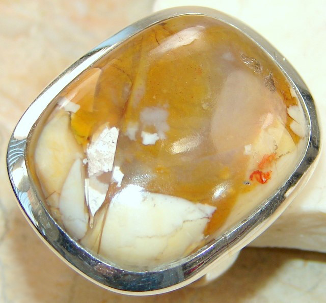Кольцо с матричным опалом