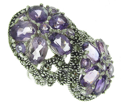 Крупное эффектное кольцо с с аметистами