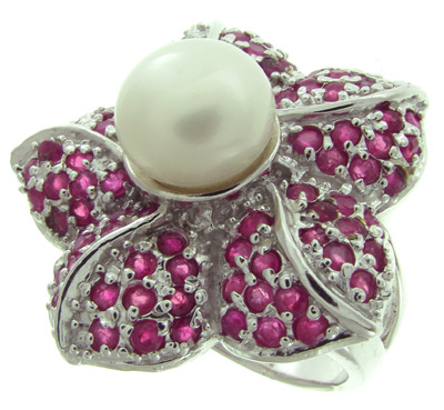 Кольцо-цветок с жемчужиной и сапфирами