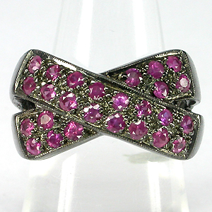 Необычное кольцо с розовыми сапфирами