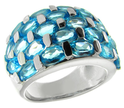 Широкое кольцо с ярко-голубыми топазами