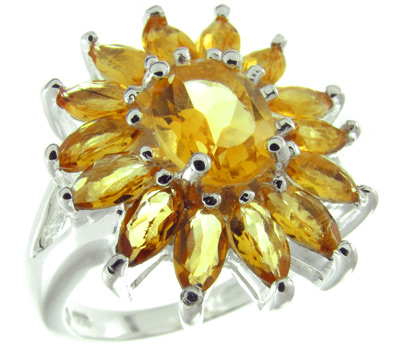 Кольцо с золотистыми цитринами