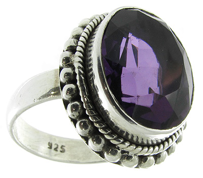 Кольцо с насыщенным аметистом