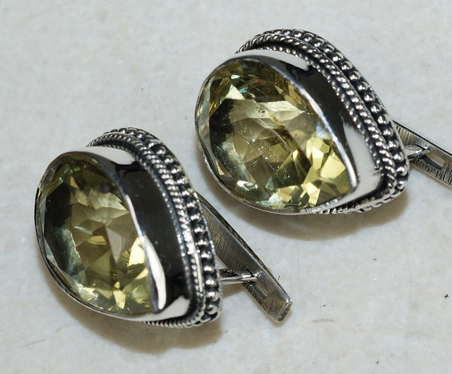 Серьги с кубиком циркония