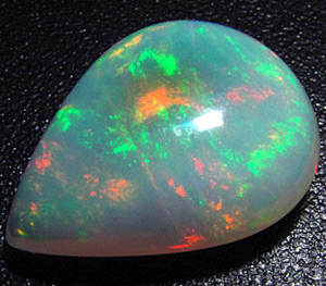 Эффектный мексиканский опал 4,35 карат