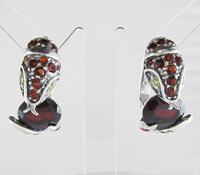 Серьги "Кобра" с гранатами и перидотами