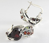Серьги "Кобра" с гранатами и перидотами Серебро 925