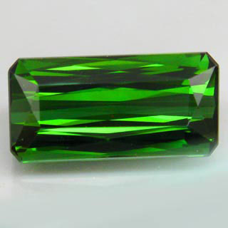 Сочно-зеленый турмалин 4,83 карат