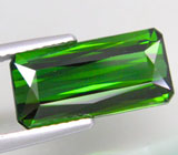 Сочно-зеленый турмалин 4,83 карат 