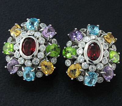 Замечательные серьги с самоцветами