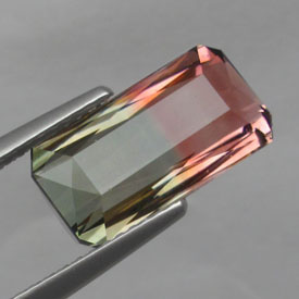 Полихромный турмалин 4,8 карат