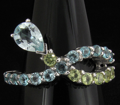 Кольцо из коллекции "Spring" с топазами и перидотами