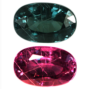 Гранат с фантастическим александритовым эффектом 1,04 карат