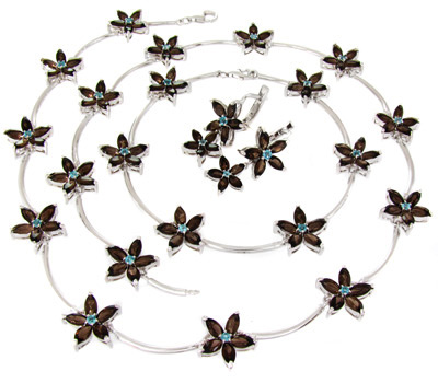 Комплект из коллекции "Spring" с голубыми и дымчатыми топазами