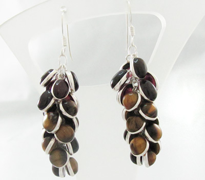 Серьги-гроздья с тигровым глазом и родолитами гранатами