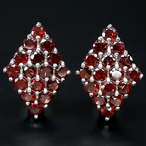 Превосходные серьги с гранатами